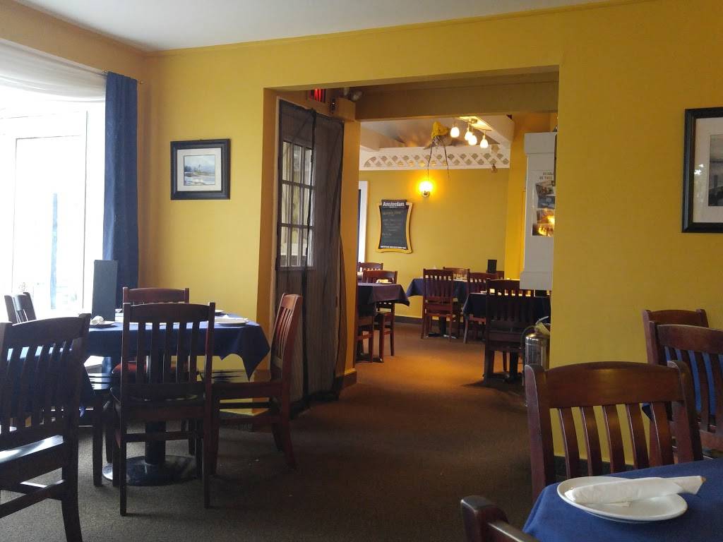 Waters Edge Restaurant | restaurant | 50 Canal St E, Bobcaygeon, ON K0M 1A0, Canada | 7057381802 OR +1 705-738-1802