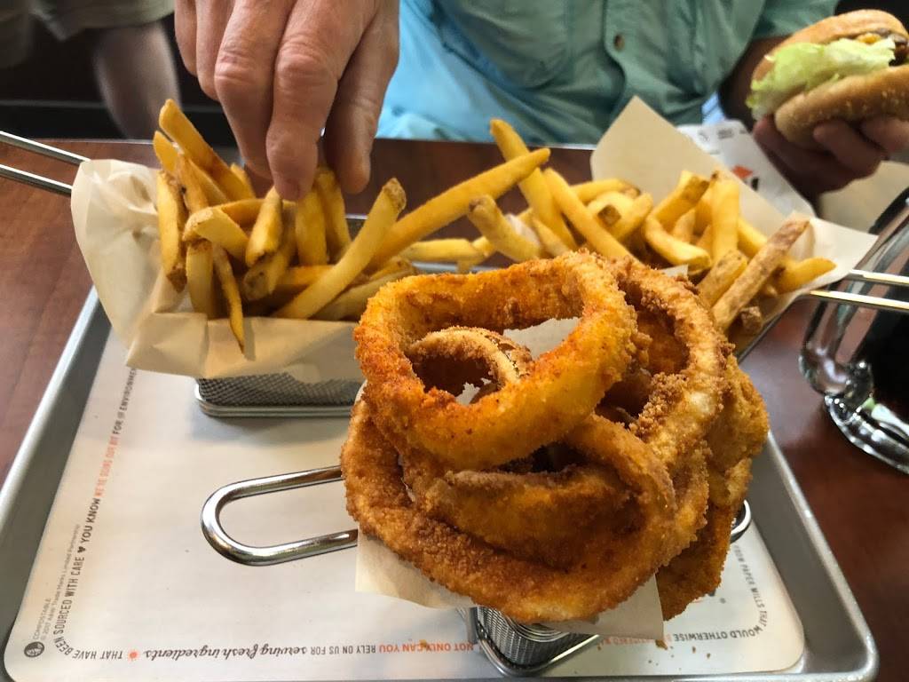 A&W Canada | restaurant | 221 Glendale Ave, St. Catharines, ON L2T 4C4, Canada | 9056410001 OR +1 905-641-0001