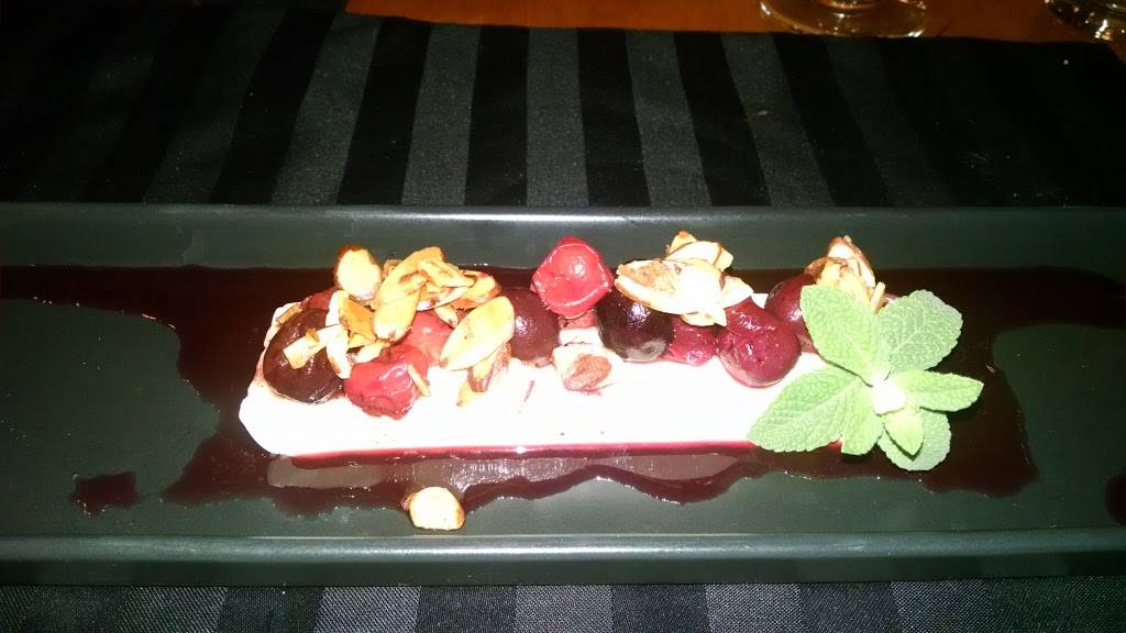 Tallgrass Restaurant | restaurant | 1006 S State St, Lockport, IL 60441, USA | 8158385566 OR +1 815-838-5566