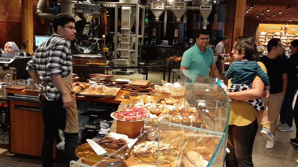 Starbucks | cafe | 2615 Broadway, Everett, WA 98201, USA | 4252594561 OR +1 425-259-4561