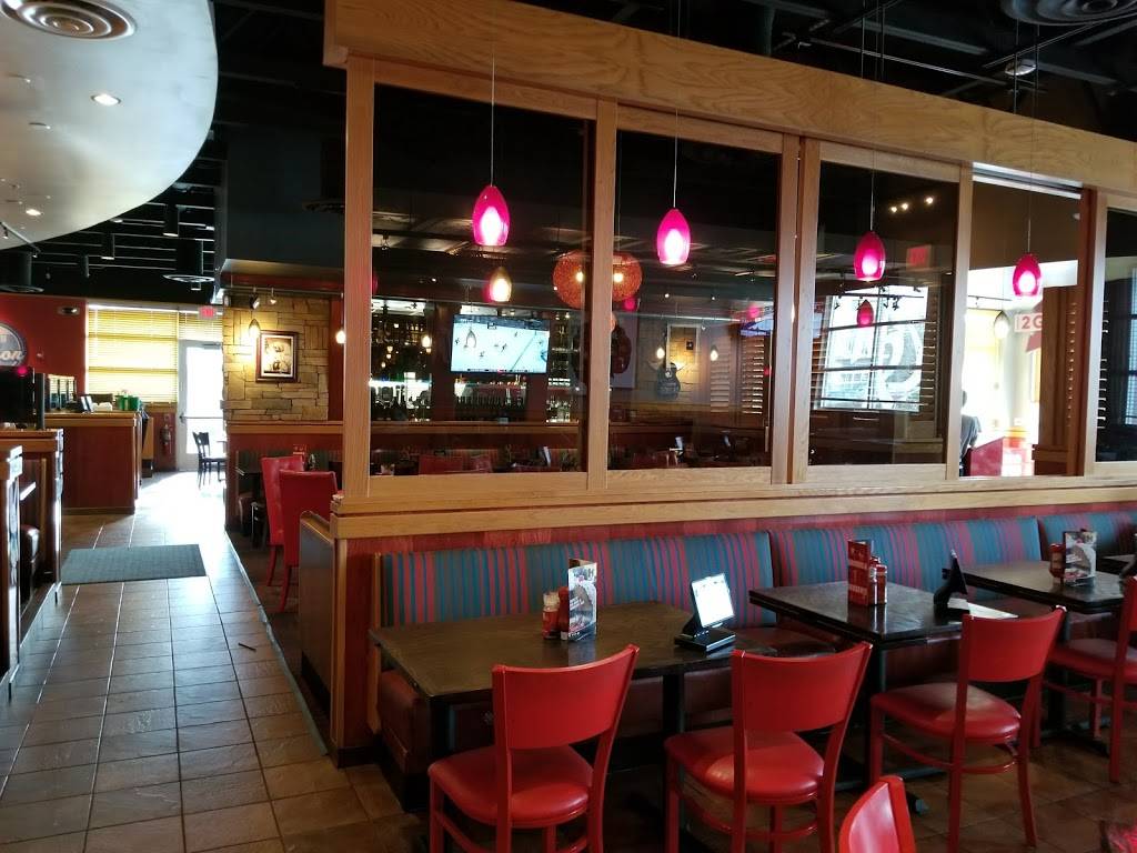 Red Robin Gourmet Burgers and Brews | restaurant | 2421 Cranberry Hwy Suite 350, Wareham, MA 02571, USA | 5082730441 OR +1 508-273-0441