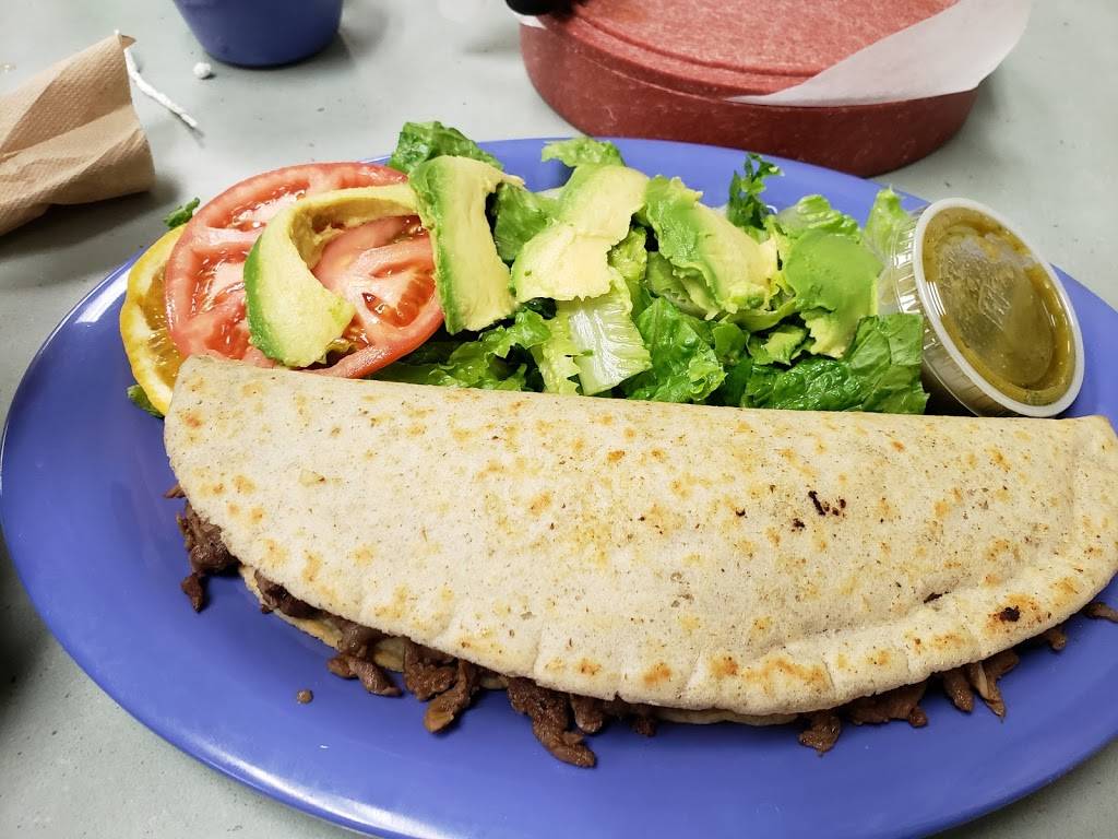 El Faro Restaurant | restaurant | 3936 W 31st St, Chicago, IL 60623, USA | 7732771155 OR +1 773-277-1155