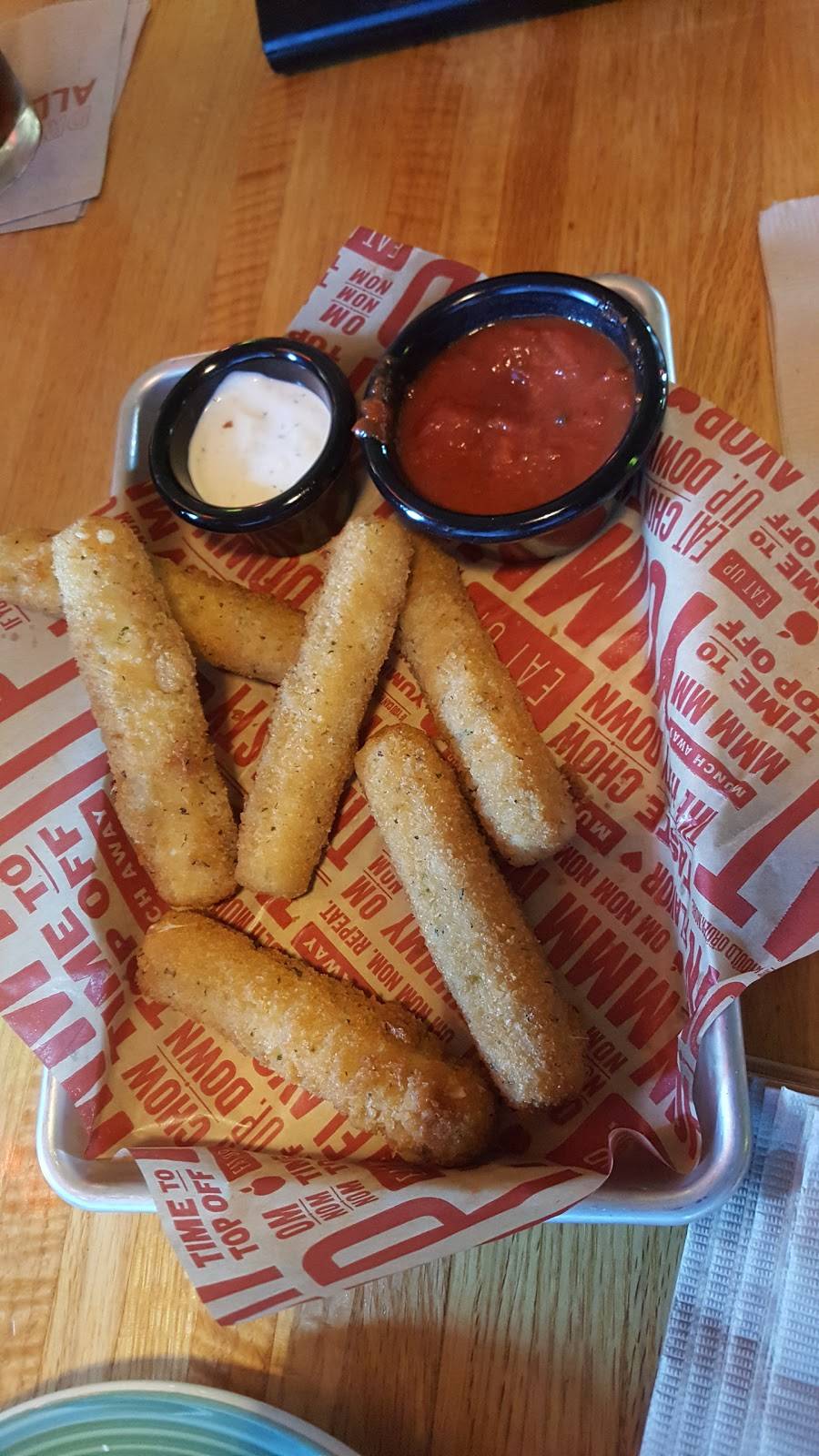 Applebees Grill + Bar | restaurant | 1272 E Yosemite Ave, Manteca, CA 95336, USA | 2098244499 OR +1 209-824-4499