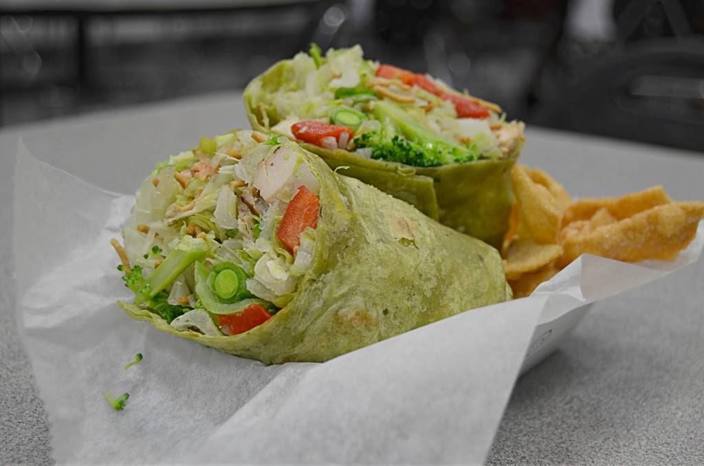 Michaels Chicago-Style Red Hots | meal takeaway | 1879 2nd St, Highland Park, IL 60035, USA | 8474323338 OR +1 847-432-3338