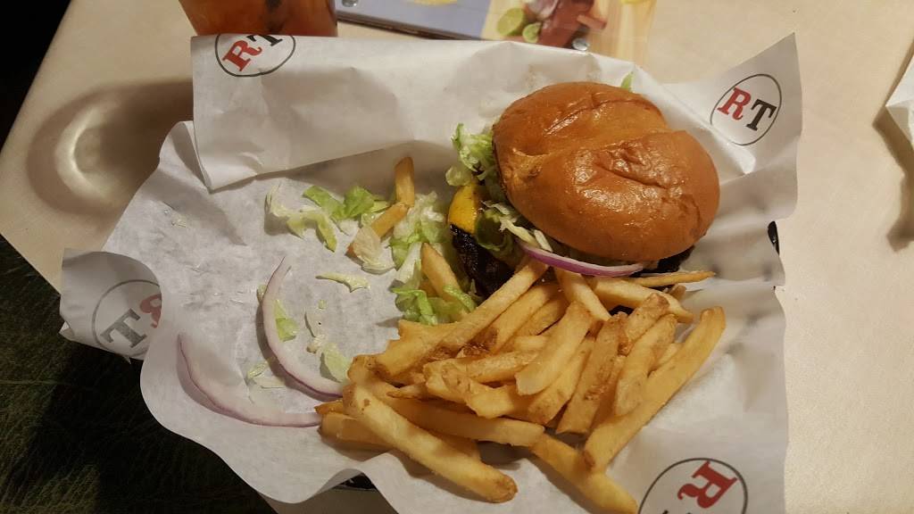 Ruby Tuesday | restaurant | 120 International Blvd, Elizabeth, NJ 07201, USA | 9082898307 OR +1 908-289-8307