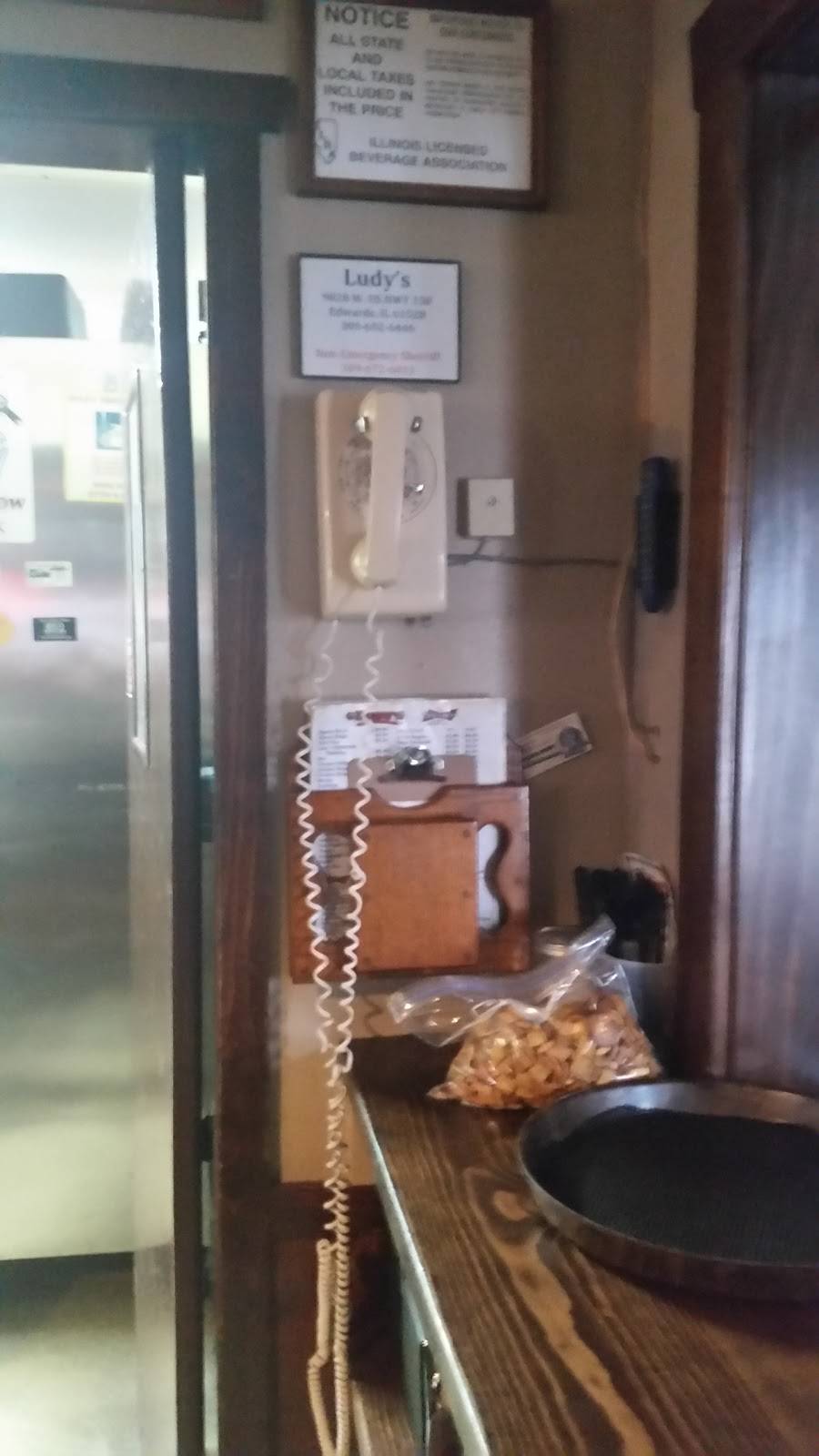 Ludys | restaurant | 9828 US-150, Edwards, IL 61528, USA | 3096926446 OR +1 309-692-6446