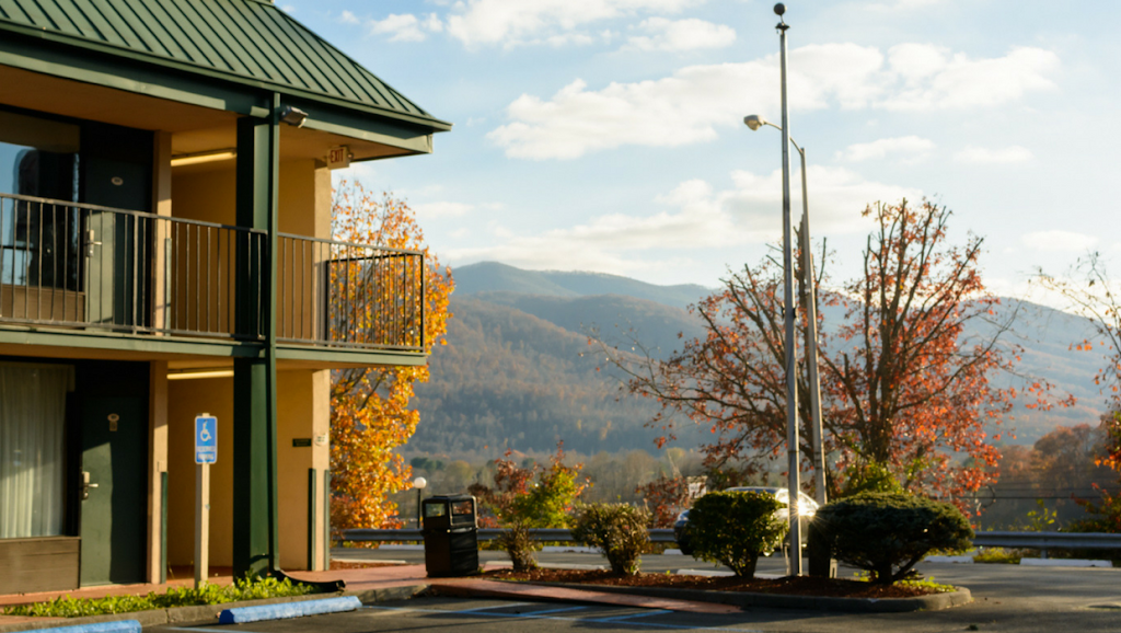 Magnuson Hotel - Mountain View | restaurant | 820 E Madison St, Covington, VA 24426, USA | 5409624951 OR +1 540-962-4951