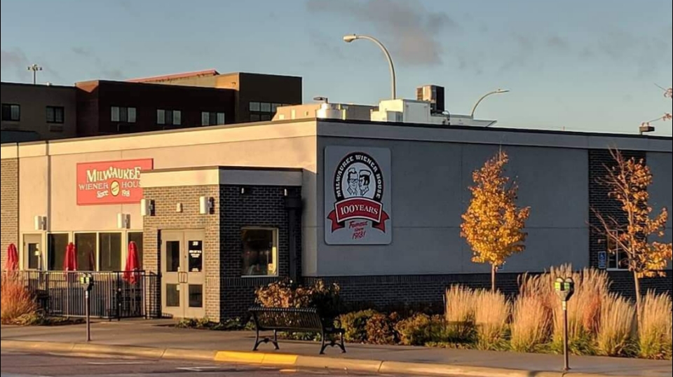 Milwaukee Wiener House, Famous Since 1918. | restaurant | 301 Douglas St, Sioux City, IA 51101, USA | 7122773449 OR +1 712-277-3449