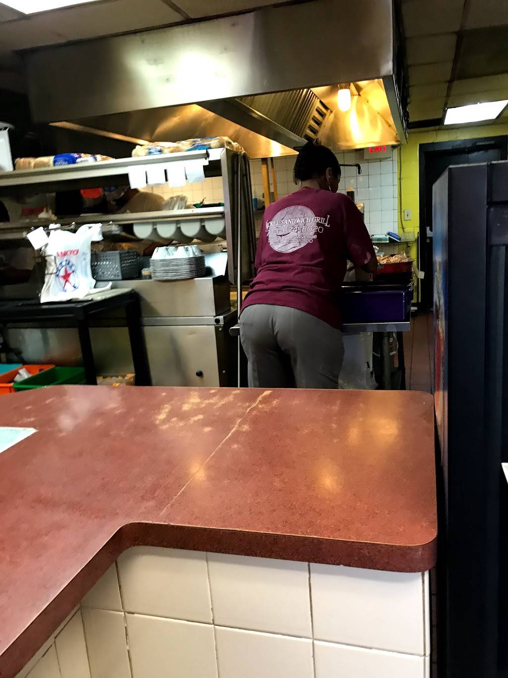 Nickel Sandwich Grill | restaurant | 5601 Lyons Ave, Houston, TX 77020, USA | 7136748020 OR +1 713-674-8020