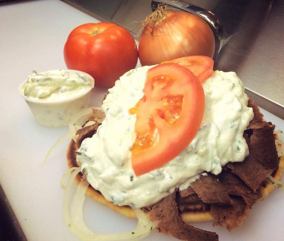 Mickeys Gyros & Ribs | restaurant | 525 N Harlem Ave, Oak Park, IL 60302, USA | 7088483333 OR +1 708-848-3333