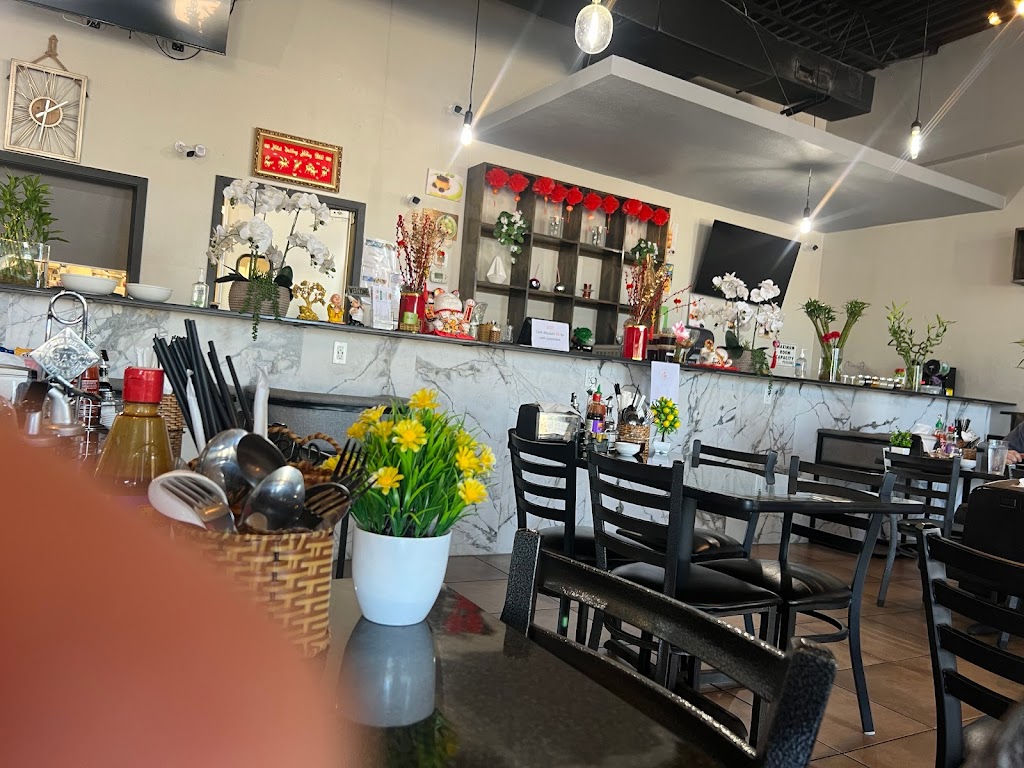 Pho H&K | restaurant | 5630 N Eldridge Pkwy Suite 100, Houston, TX 77041, USA | 2817410572 OR +1 281-741-0572