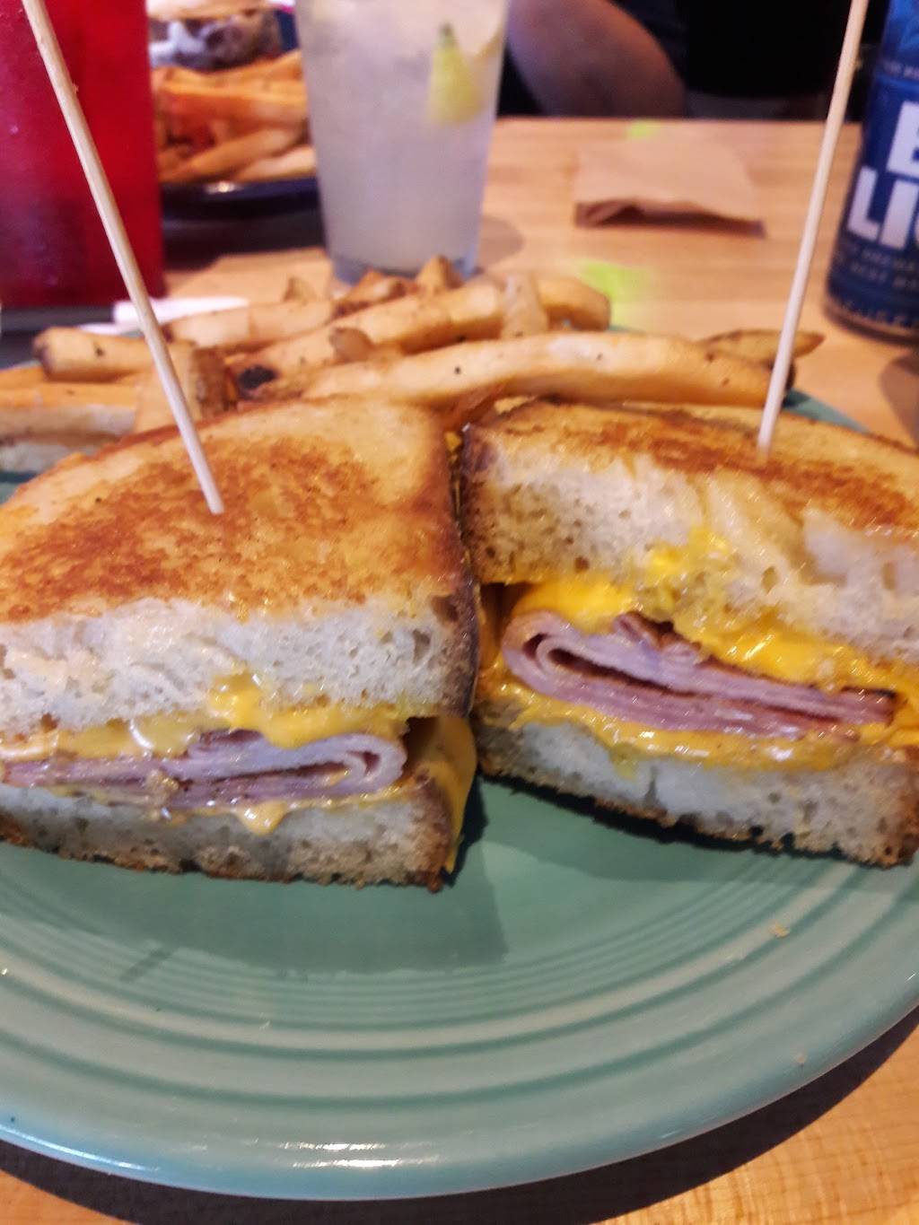 Melt Bar and Grilled | restaurant | 2733 Fairfield Commons Unit C, Beavercreek, OH 45431, USA | 9379121880 OR +1 937-912-1880