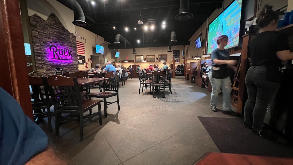 Rock House | restaurant | 1301 E Beebe Capps Expy, Searcy, AR 72143, USA | 5012683627 OR +1 501-268-3627