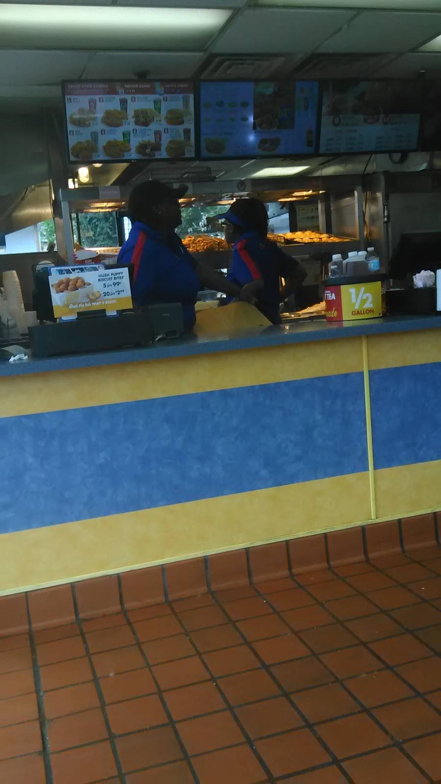 Churchs Chicken | restaurant | 492 Meeting St, Charleston, SC 29403, USA | 8434105888 OR +1 843-410-5888