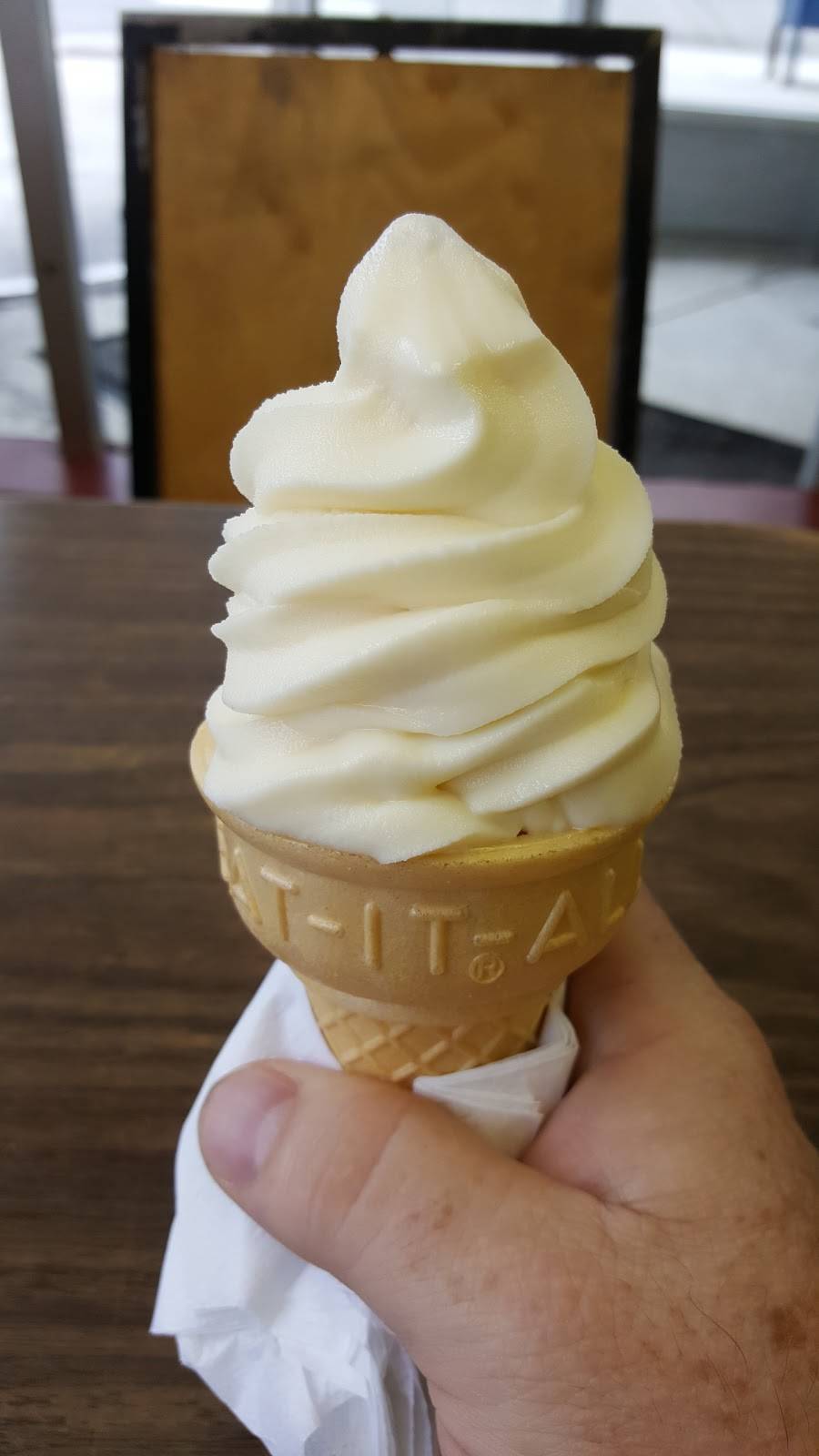 Jakes Pup In the Ruf | meal takeaway | 4401 N Sheridan Rd, Chicago, IL 60640, USA | 7737281188 OR +1 773-728-1188