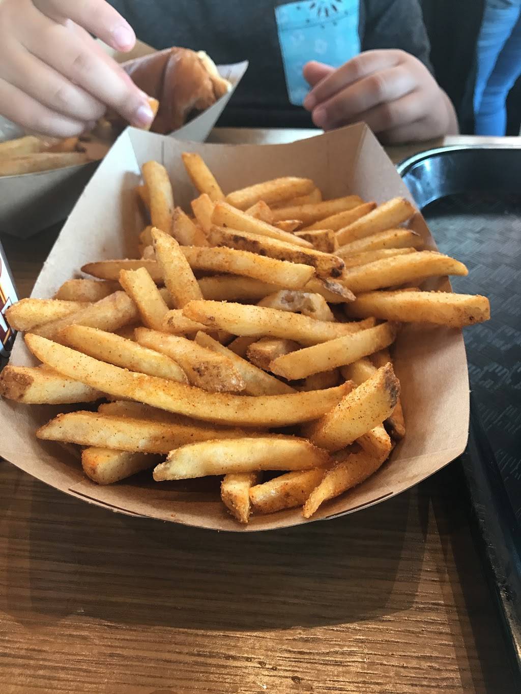 District BBQ | restaurant | 2670 Avenir PL O, Vienna, VA 22180, USA | 7035732370 OR +1 703-573-2370