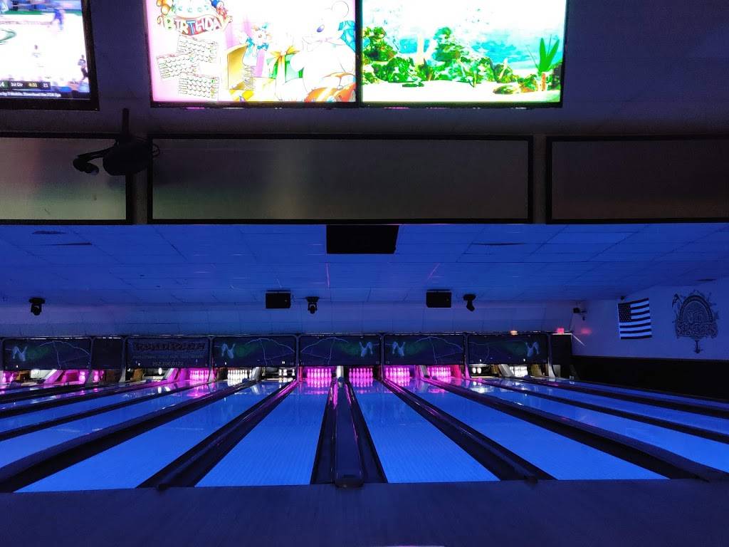 Old Settlers Bowling Center | restaurant | 1500 15th Ave, Union Grove, WI 53182, USA | 2628783709 OR +1 262-878-3709