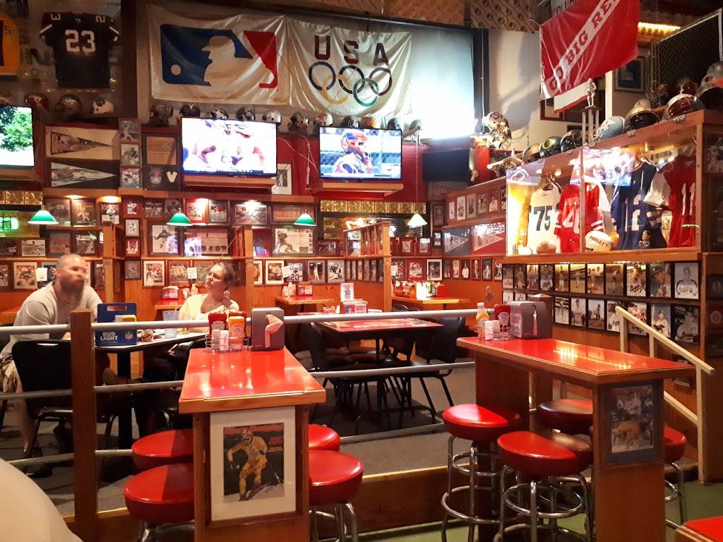 Pooleys Sports Bar and Event Center | restaurant | 5441 High Crossing Blvd, Madison, WI 53718, USA | 6082421888 OR +1 608-242-1888