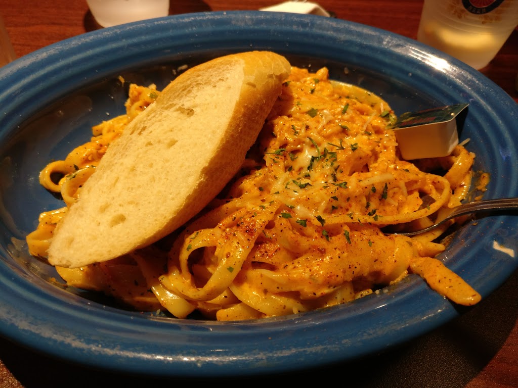 Hemingways Cafe | restaurant | 3911 Forbes Ave, Pittsburgh, PA 15213, USA | 4126214100 OR +1 412-621-4100