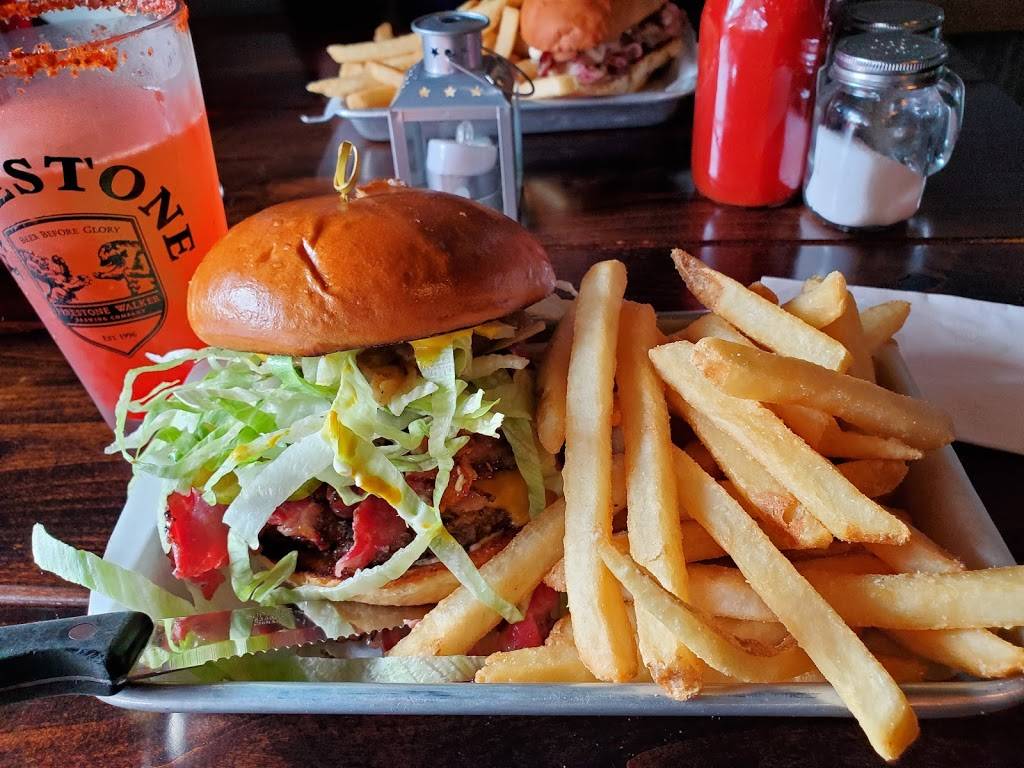 Old Town Kitchen & Bar | restaurant | 319 E Ocean Ave, Lompoc, CA 93436, USA | 8057417631 OR +1 805-741-7631