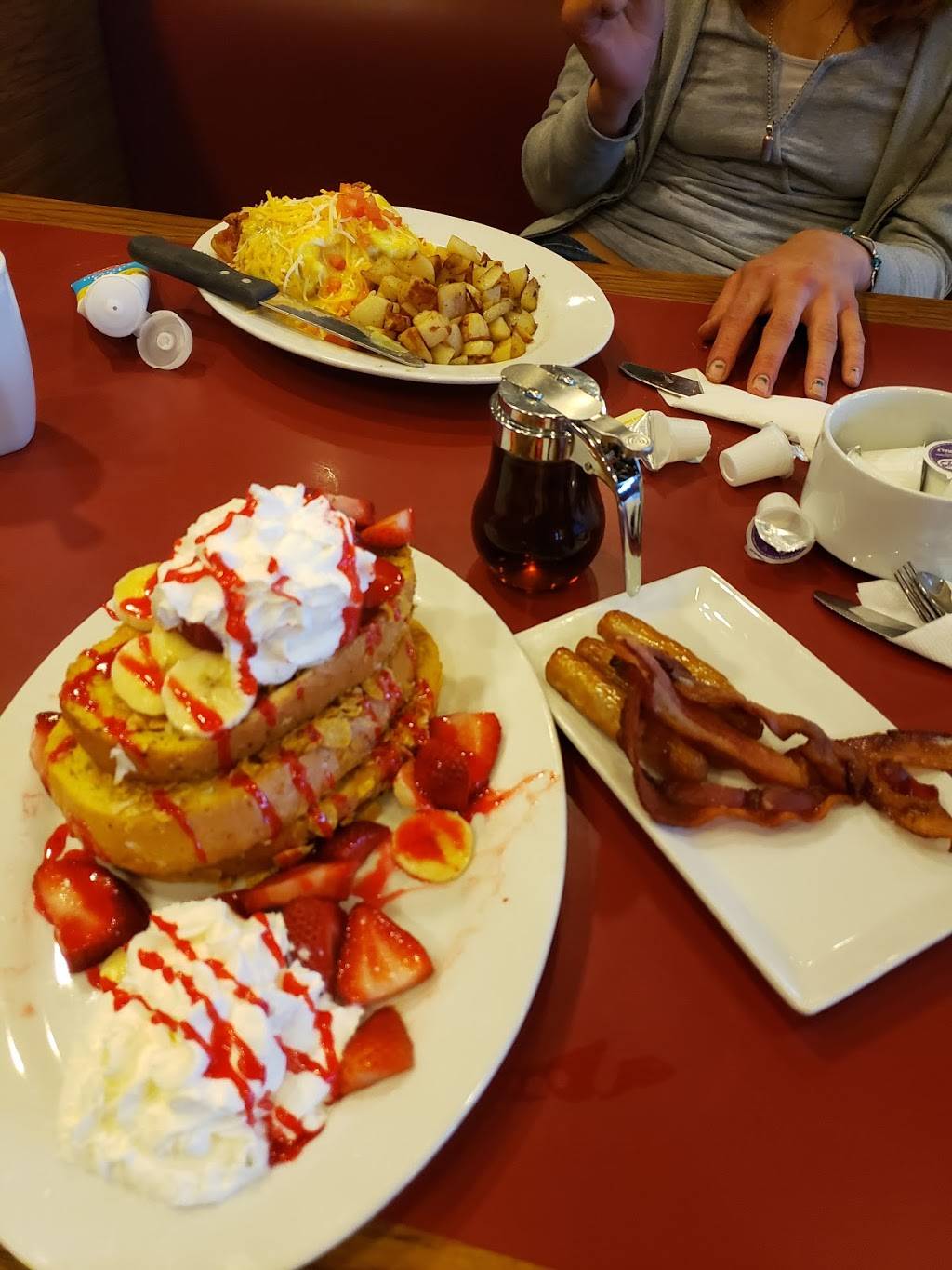 Kings Family Restaurants | restaurant | 6297 US-30, Greensburg, PA 15601, USA | 7245235371 OR +1 724-523-5371