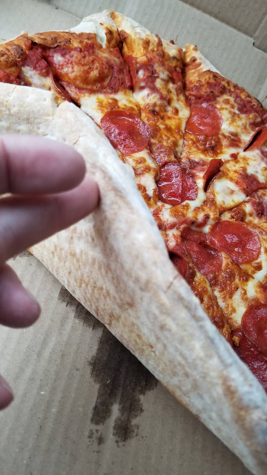 Wolf Den Pizza | restaurant | 628 Dresden Ave, East Liverpool, OH 43920, USA | 3303863330 OR +1 330-386-3330