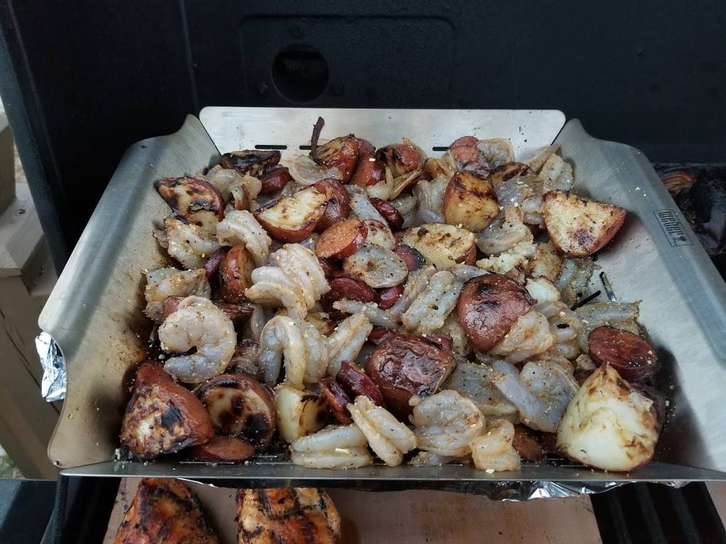 CJs Barbecue | restaurant | 1365 Piney Meadow Pl, Grand Prairie, TX 75050, USA | 9726977643 OR +1 972-697-7643