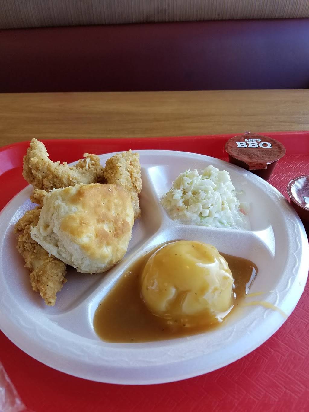 Lees Famous Recipe Chicken - Springfield (Downtown) | restaurant | 410 W Columbia St, Springfield, OH 45504, USA | 9373241938 OR +1 937-324-1938