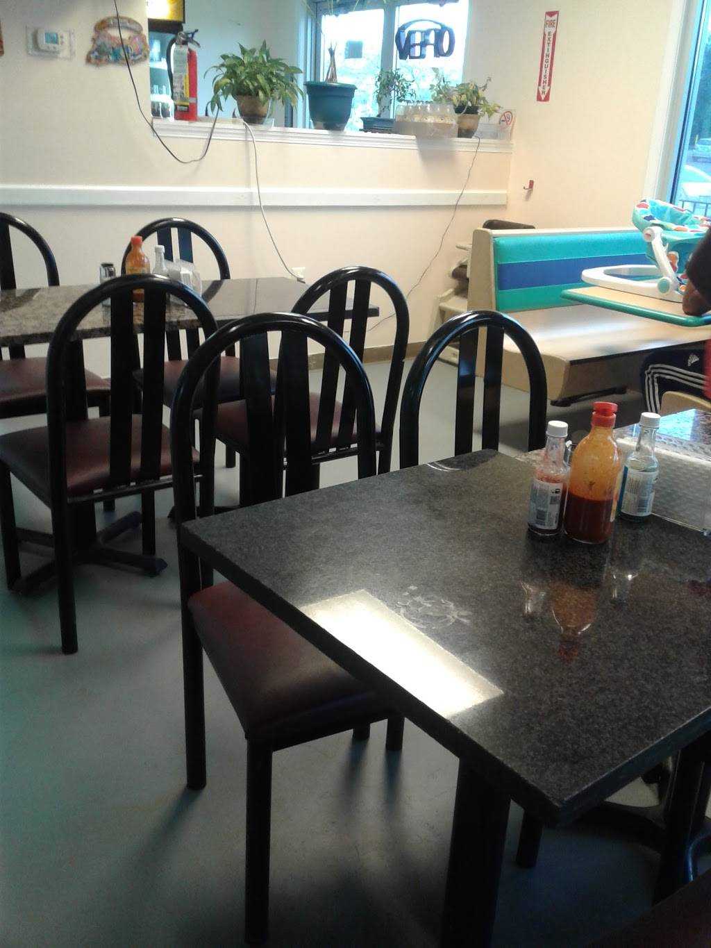 Paradise Deli Restaurant | restaurant | 714 Berryville Ave, Winchester, VA 22601, USA | 5406672691 OR +1 540-667-2691