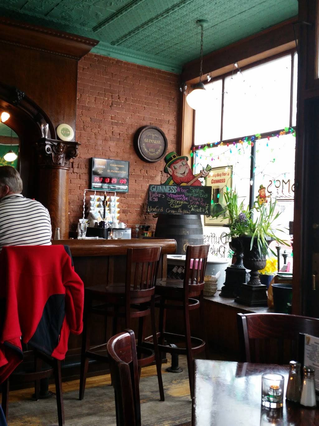 ODuffys Pub | restaurant | 804 W Vine St, Kalamazoo, MI 49008, USA | 2693819771 OR +1 269-381-9771