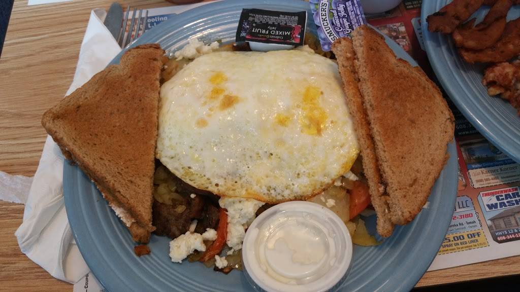 Superior Family Restaurant Dinos | restaurant | 1210 Superior Ave, Tomah, WI 54660, USA | 6083726055 OR +1 608-372-6055