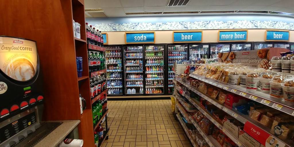 RaceTrac | cafe | 30480 Cortez Blvd, Brooksville, FL 34602, USA | 3527962848 OR +1 352-796-2848