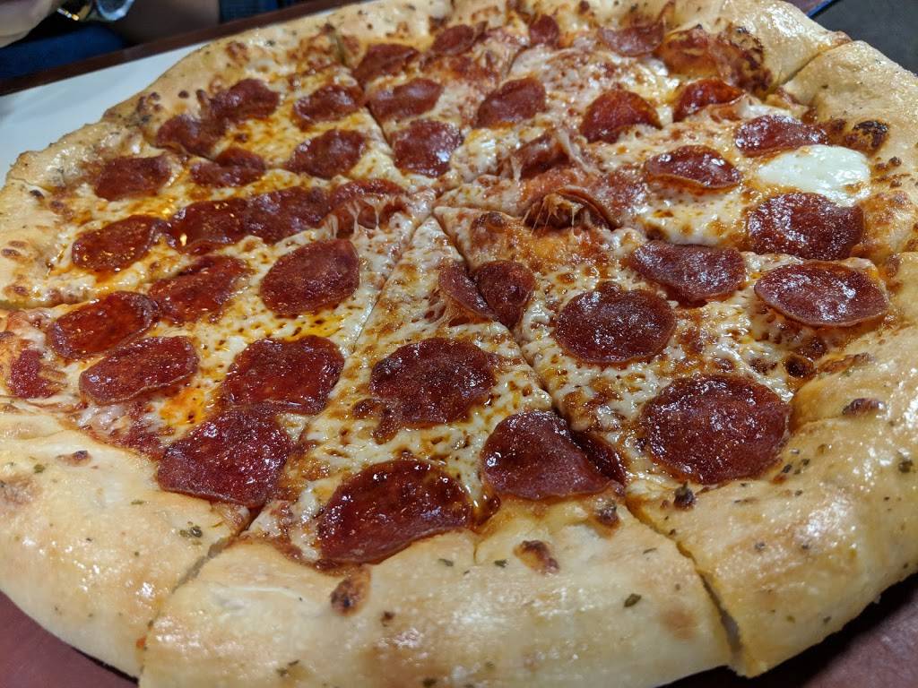 Pizza Hut | restaurant | 2002 Lincoln Hwy, Edison, NJ 08817, USA | 7322876410 OR +1 732-287-6410