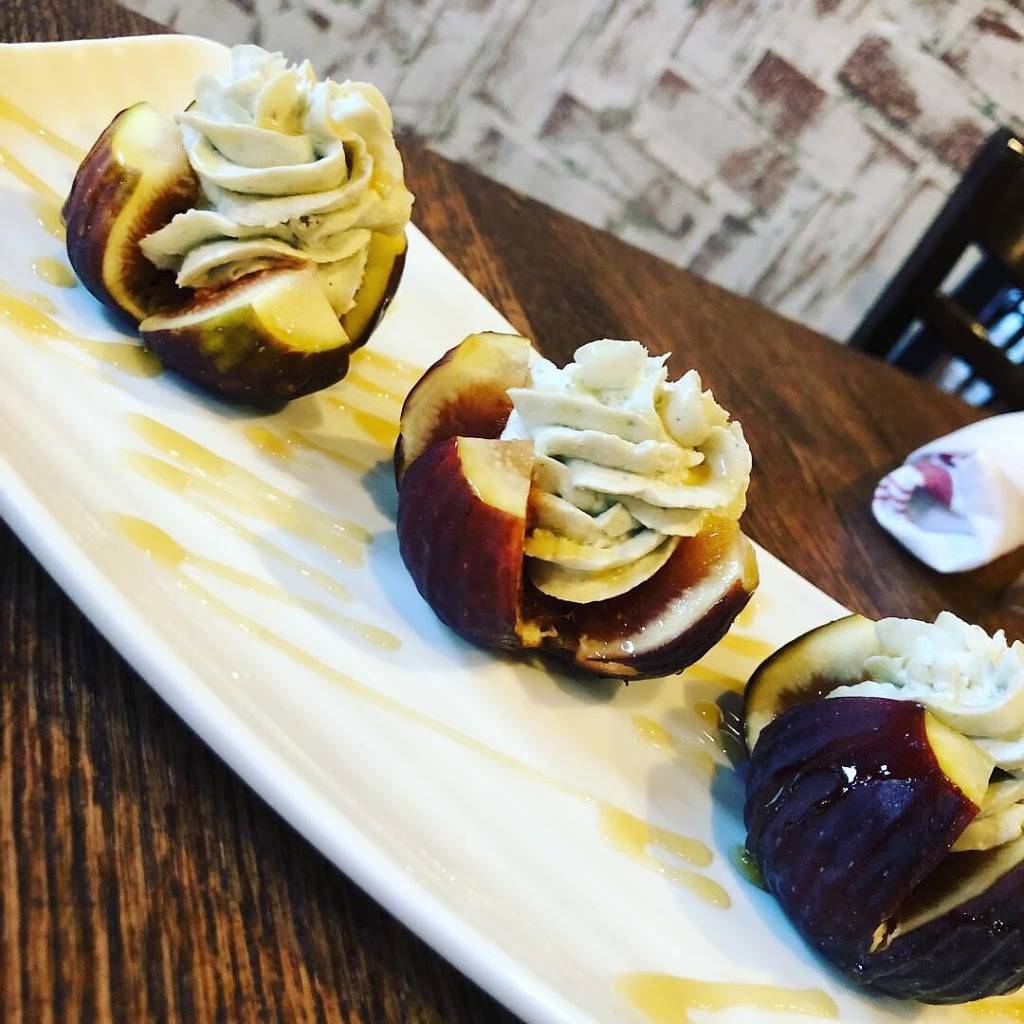 Republic kitchen and bar | restaurant | 262 Main St, Monroe, CT 06468, USA | 2035903826 OR +1 203-590-3826