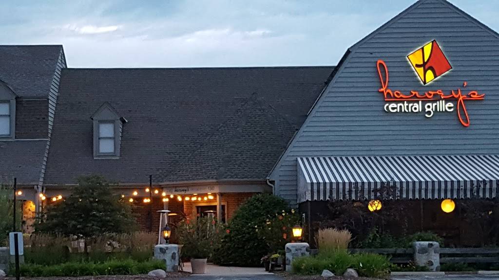 Harveys Central Grille | restaurant | 1340 W Towne Square Rd, Mequon, WI 53092, USA | 2622419589 OR +1 262-241-9589