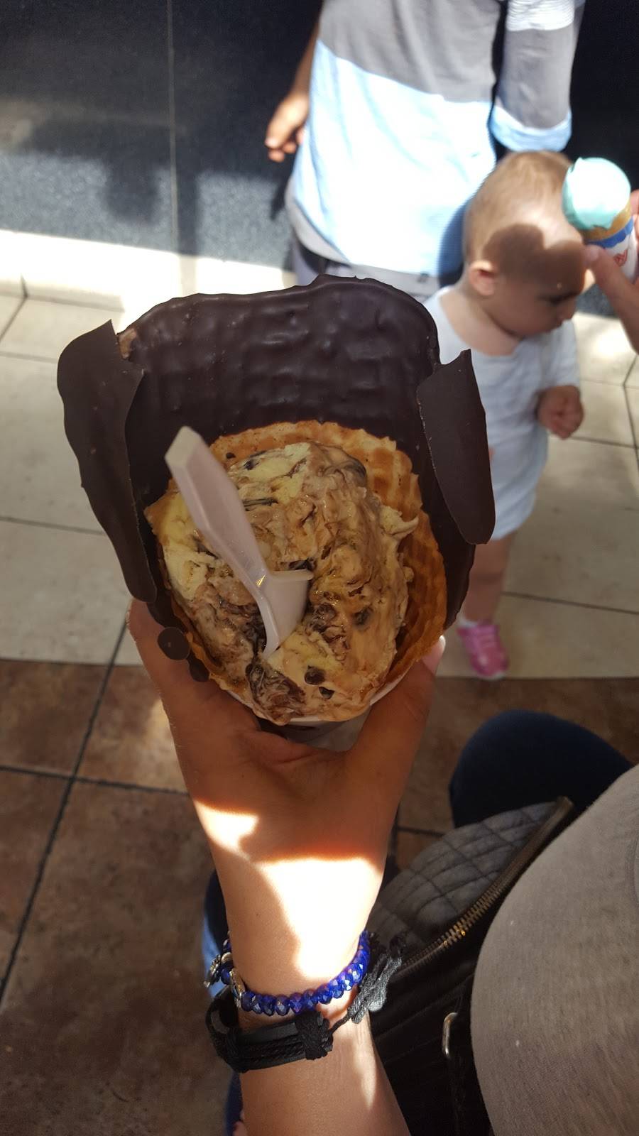 Cold Stone Creamery | bakery | 134 N Marion St, Oak Park, IL 60301, USA | 7083833400 OR +1 708-383-3400