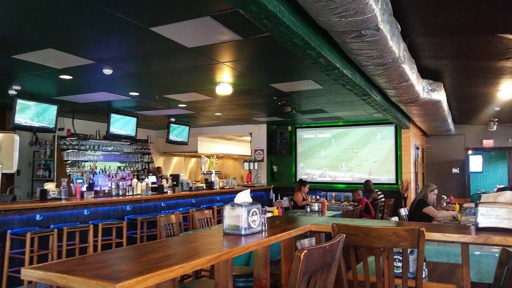 Hawx Burger Bar & Ice House | restaurant | 2895 Thousand Oaks, San Antonio, TX 78232, USA | 2103204299 OR +1 210-320-4299