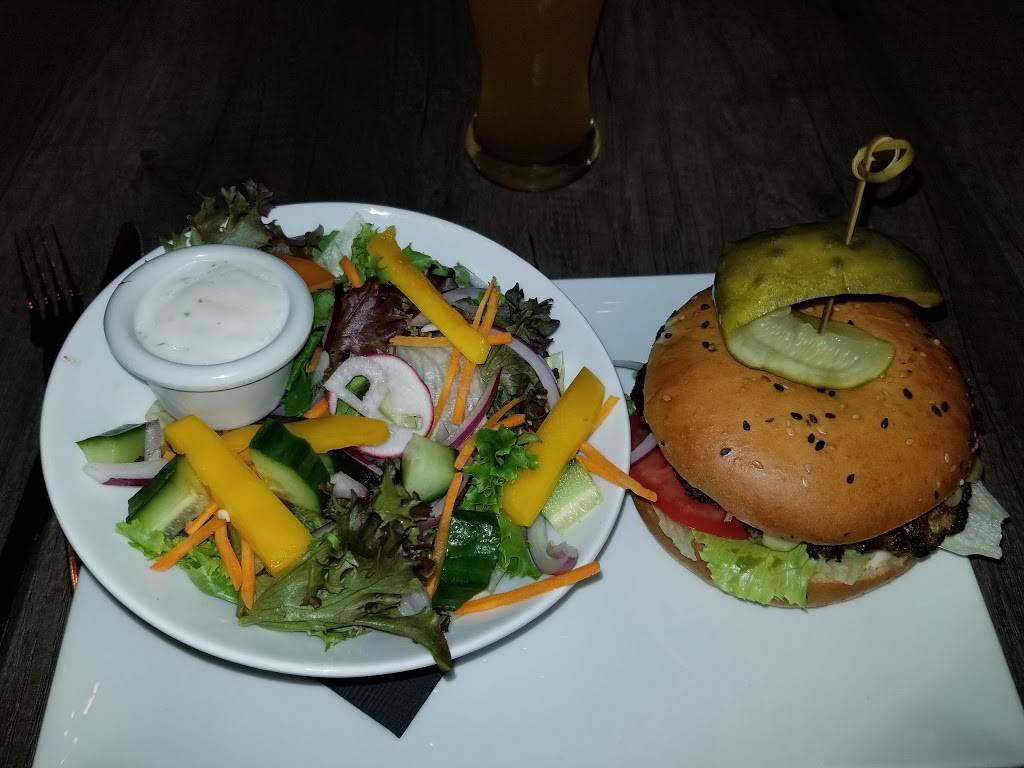 The Pogue Irish Pub | restaurant | 15 Erie St N, Wheatley, ON N0P 2P0, Canada | 2262480303 OR +1 226-248-0303