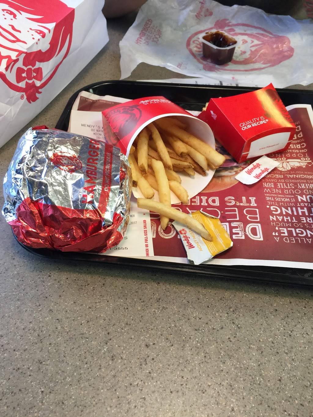 Wendys | restaurant | 933 N Court St, Medina, OH 44256, USA | 3307227600 OR +1 330-722-7600