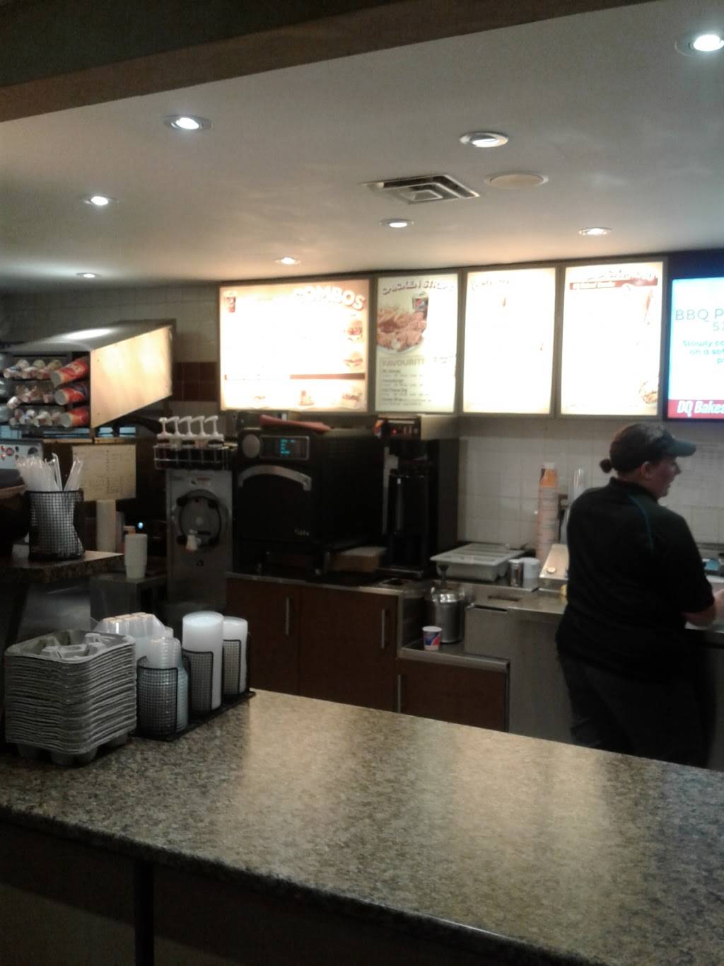 Dairy Queen Grill & Chill | restaurant | 235 Simcoe St S, Oshawa, ON L1H 4H3, Canada | 9055769693 OR +1 905-576-9693