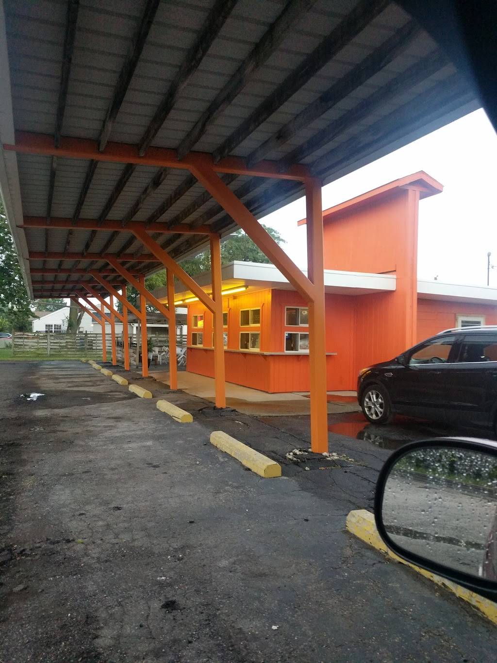 Little Vinnys Drive-in | restaurant | 4228 Pointe Aux Peaux Rd, Newport, MI 48166, USA | 7343843148 OR +1 734-384-3148