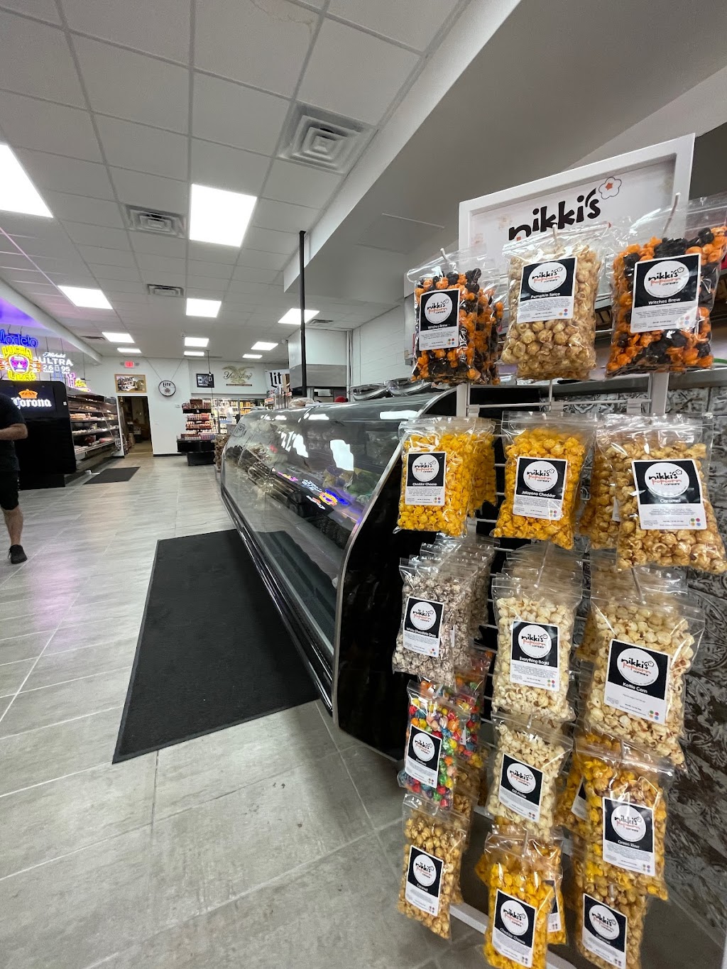 Main Street Market & Eatery | meal takeaway | 3102 Main St, Dallas, TX 75226, USA | 9726856000 OR +1 972-685-6000