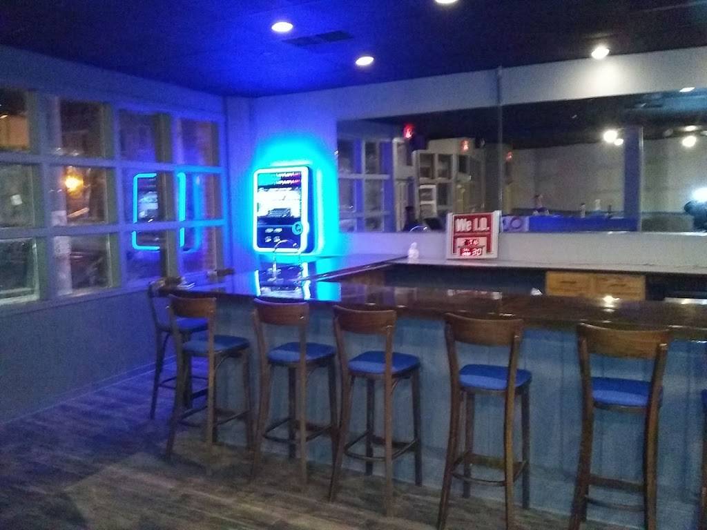 Blue Horse | restaurant | 703 Campbell Ave, West Haven, CT 06516, USA | 2039370845 OR +1 203-937-0845