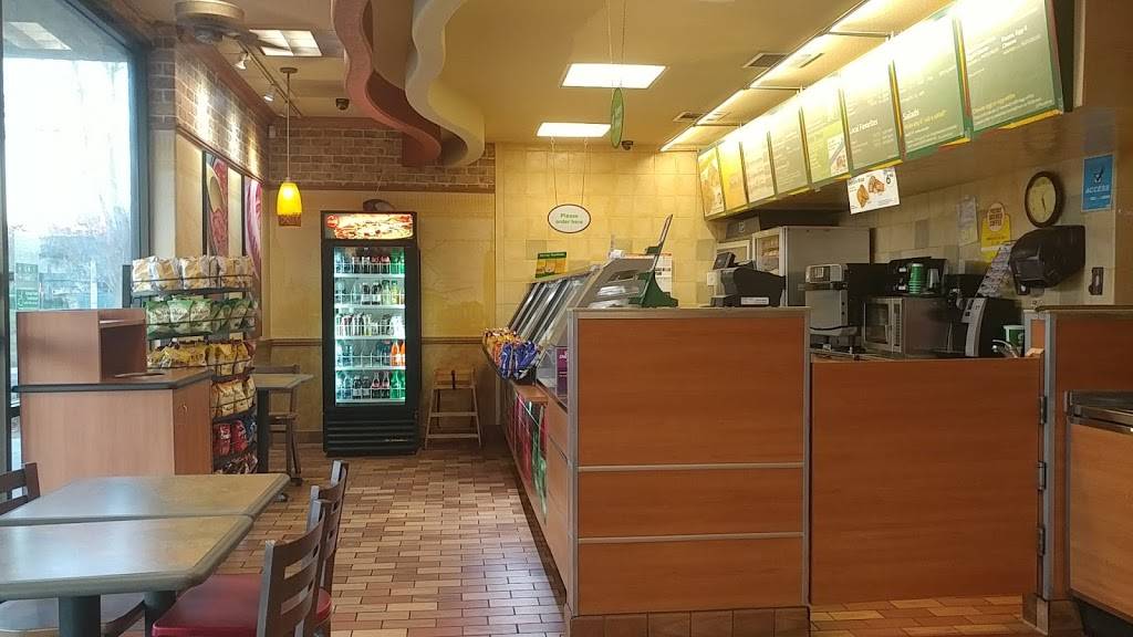 Subway | restaurant | 1200 W Olive Ave, Merced, CA 95348, USA | 2093831300 OR +1 209-383-1300