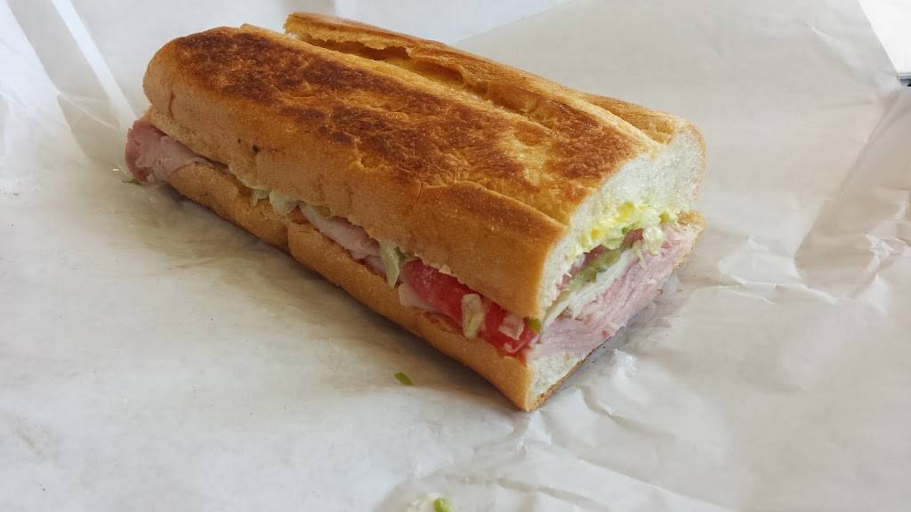 Strawberry Hut | restaurant | 743 E Memorial Blvd, Lakeland, FL 33801, USA | 8636822222 OR +1 863-682-2222