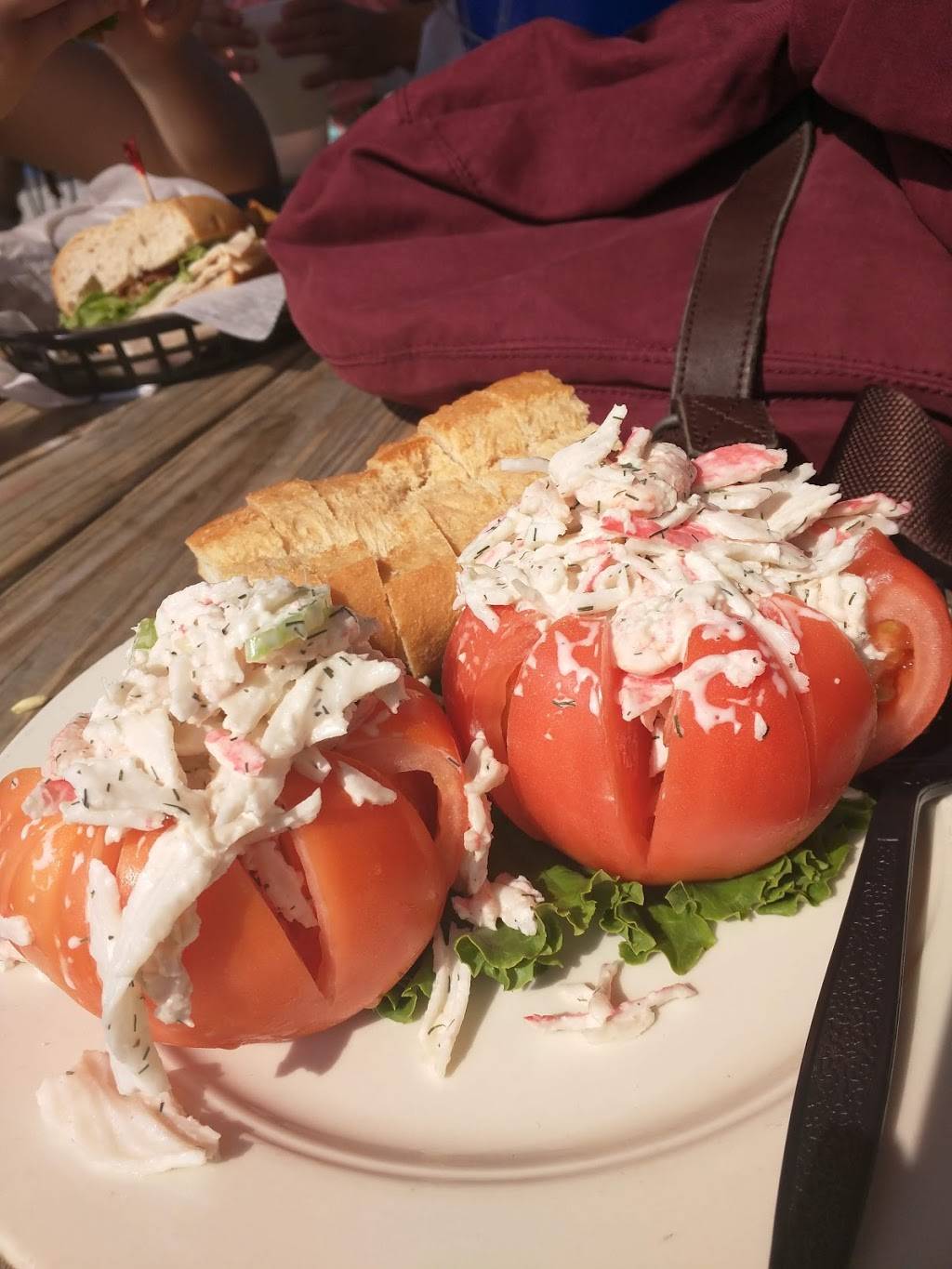 Rum Runners | restaurant | 133 E Dobbins Landing, Erie, PA 16507, USA | 8144554292 OR +1 814-455-4292