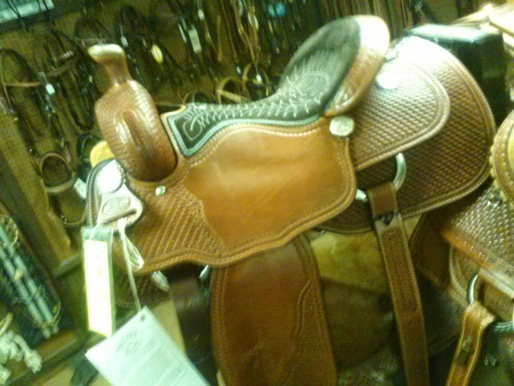 J & J Tack Shack | restaurant | 2615 Eaton Ave, Eaton Park, FL 33840, USA | 8636651983 OR +1 863-665-1983