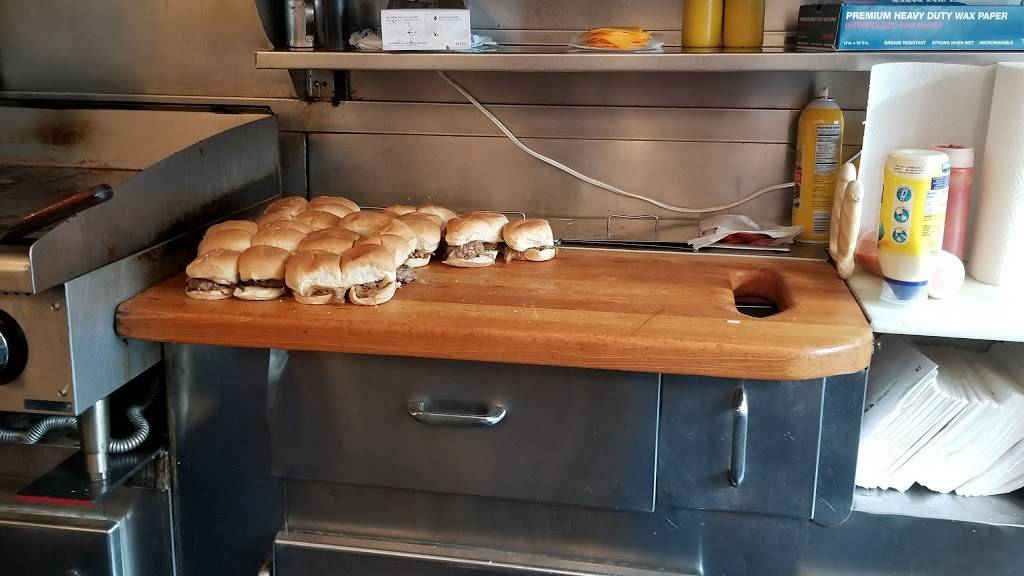 Old Town Snow White Grill, LLC | restaurant | 159 N Loudoun St, Winchester, VA 22601, USA | 5404315977 OR +1 540-431-5977