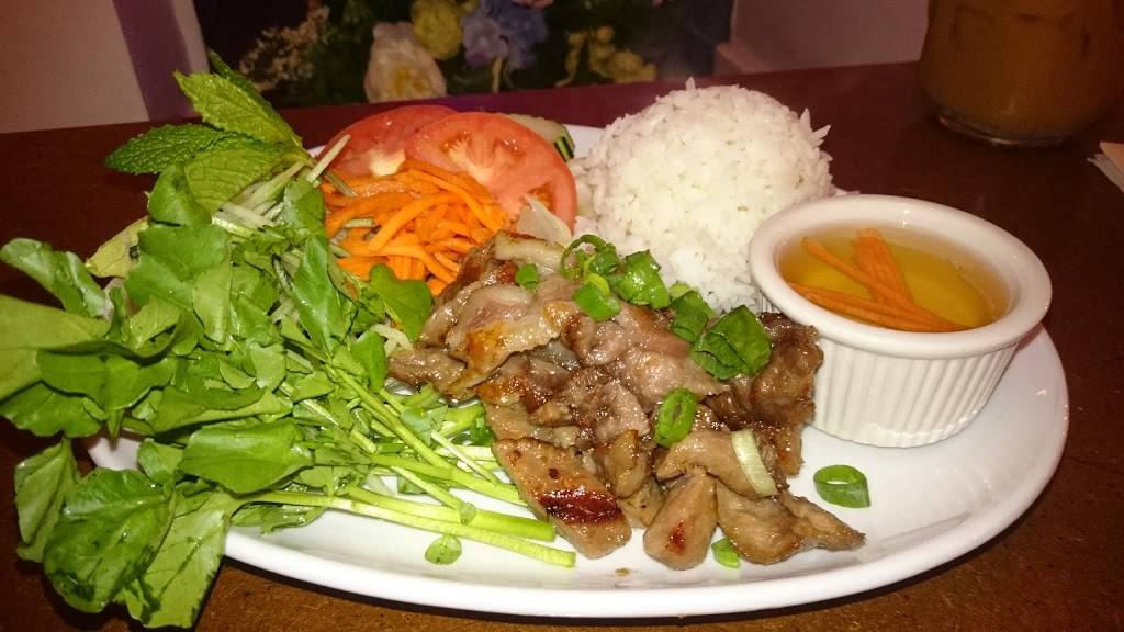 Beantown Pho & Grill | restaurant | 272 Newbury St, Boston, MA 02116, USA | 8572638440 OR +1 857-263-8440