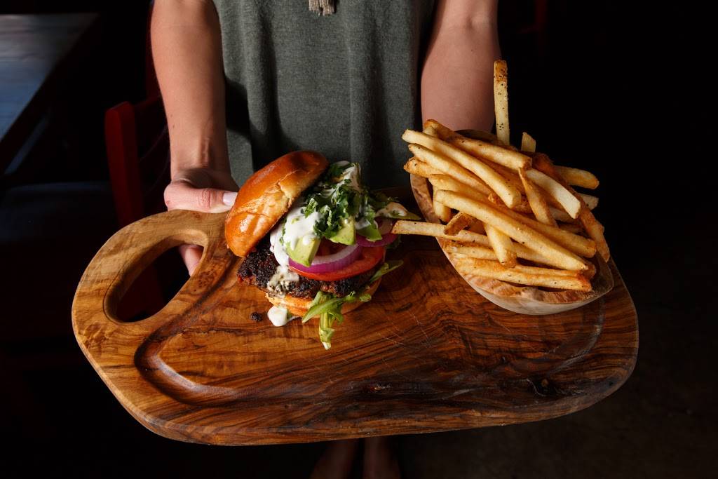 OAK & ALLEY | restaurant | 2308 E Center St, Warsaw, IN 46580, United States | 5743764318 OR +1 574-376-4318